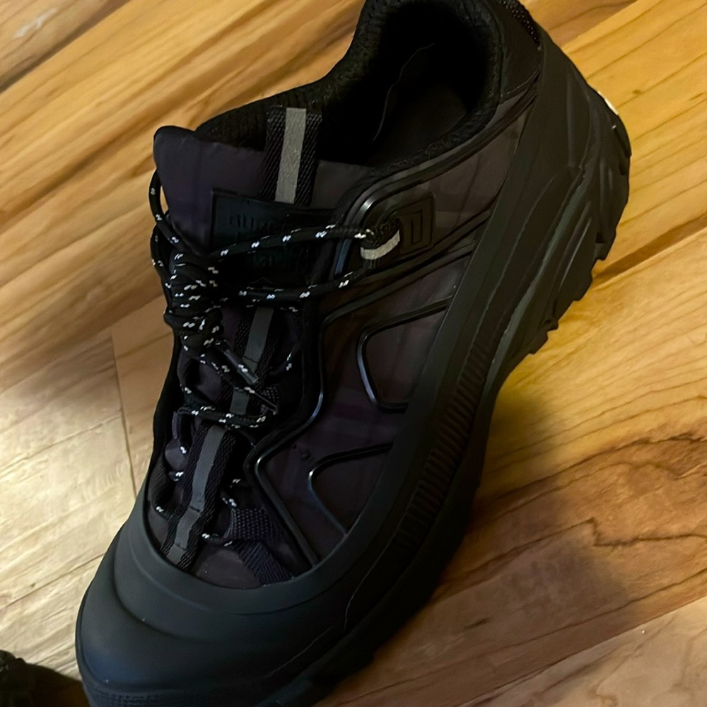 Burberry sneakers size 43